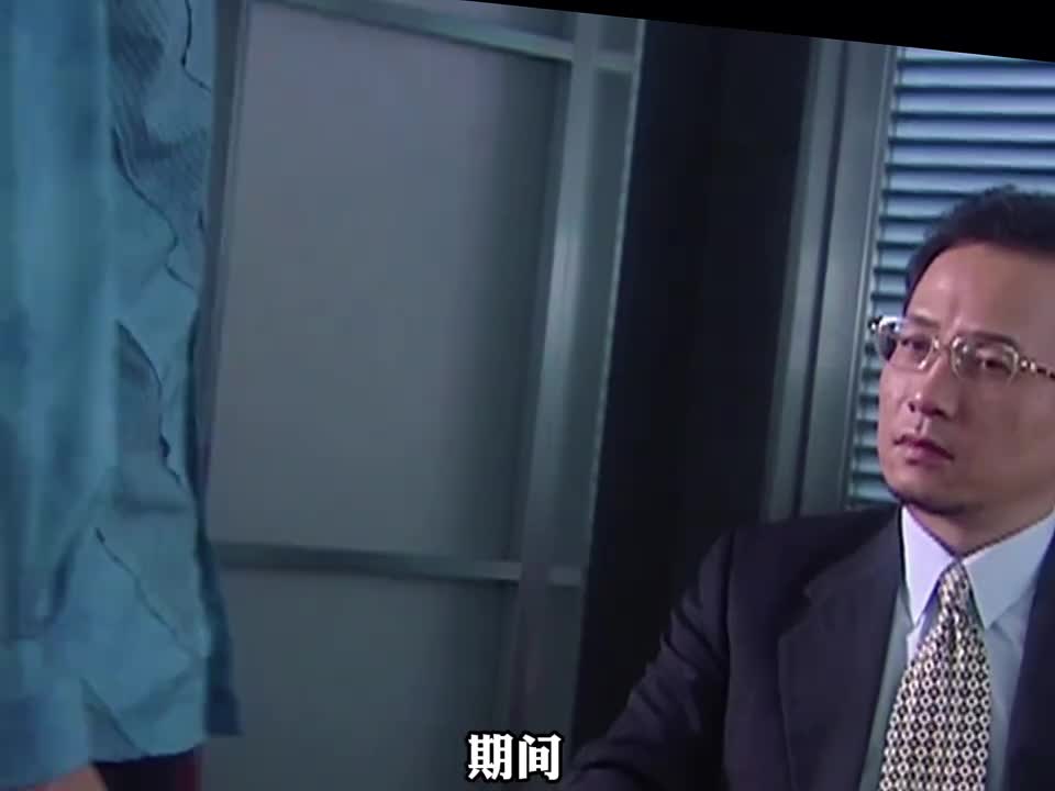 精神病邻居砸门两年半没人管，评论区网友直接给出解决的方案，果然解决问题最好的办法就是激发矛盾