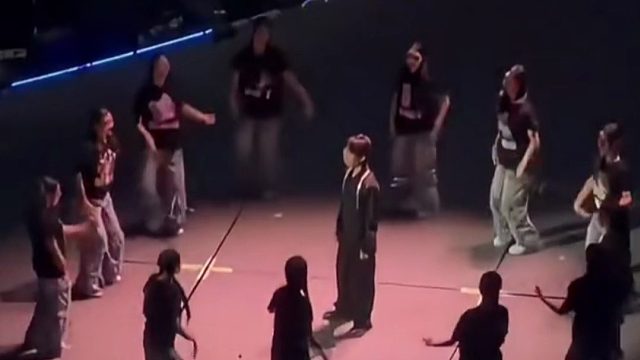 梦泪表演新曲目找到了