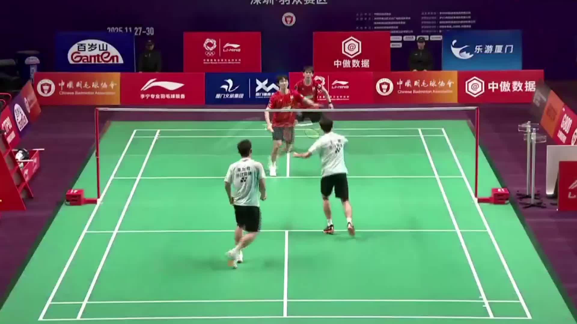 孙黄组合耐心拉吊和精准落点控制，凭连续扑杀和对手失误反超比分，最终以15-13锁定胜局