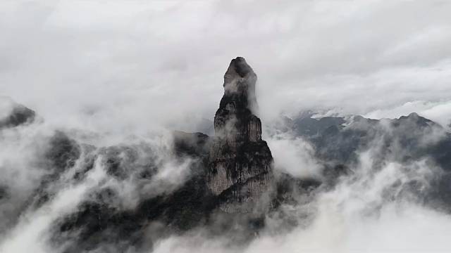 越丁越上头，鞋又鞋不废。