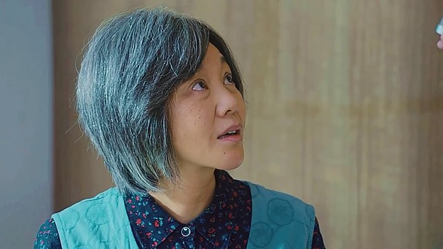 六十岁的大妈应聘世界五百强上市公司 半个月的时间让公司赚了百亿