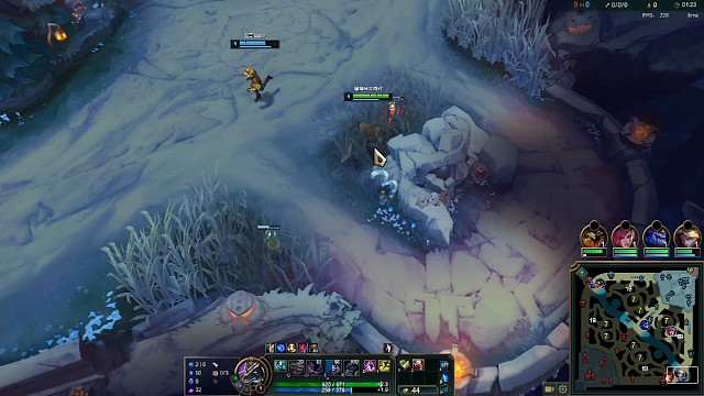 EZ出门被夹了吗？这样回城搞我心态。