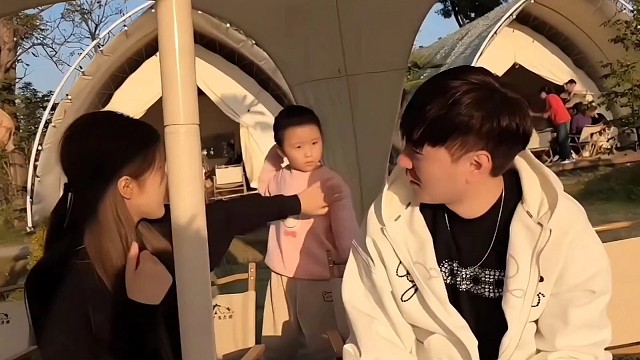 乔妹让小酷带着5岁的女儿去变形