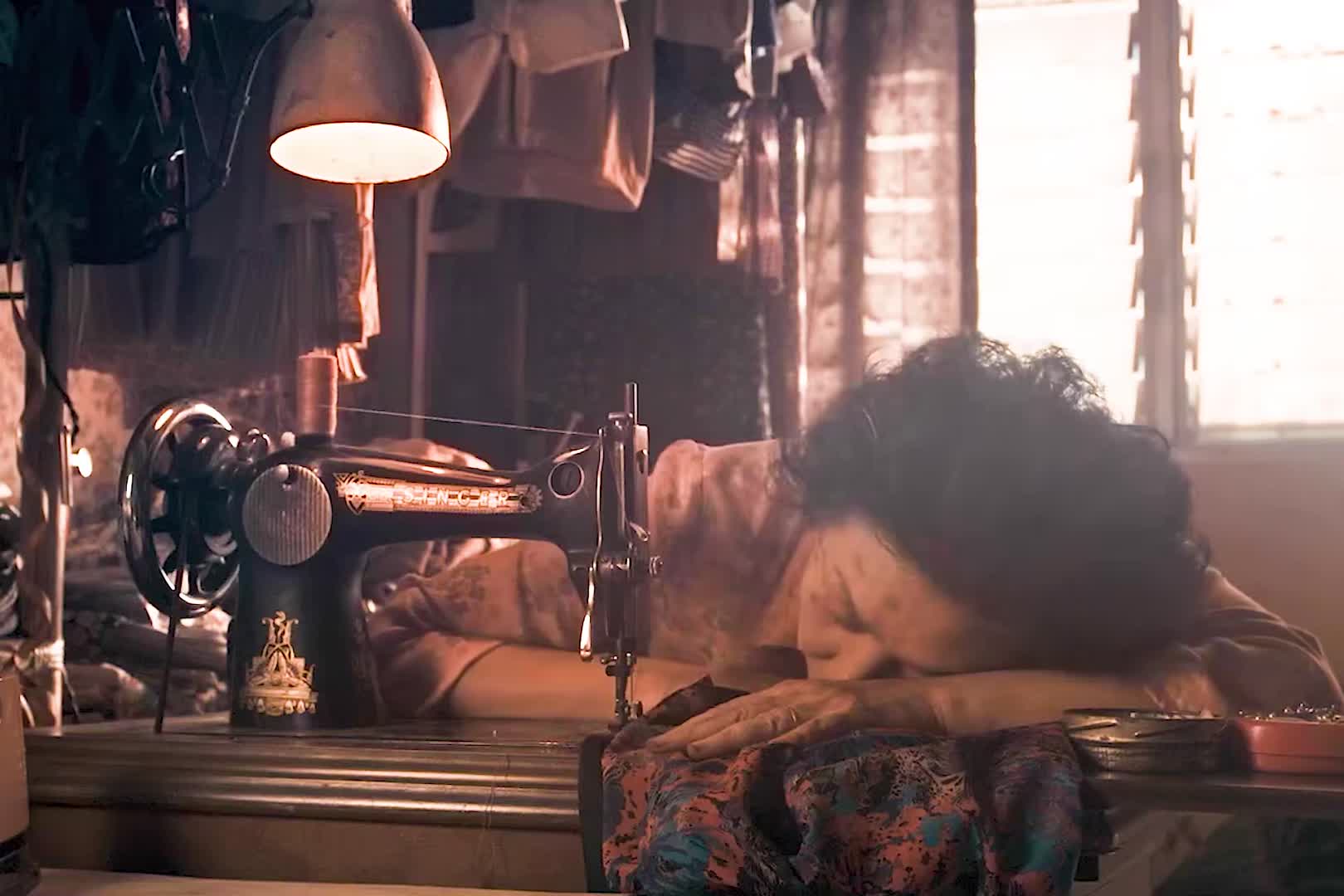 “每一个你害怕的妖魔鬼怪，都是别人心心念念的想见的人”