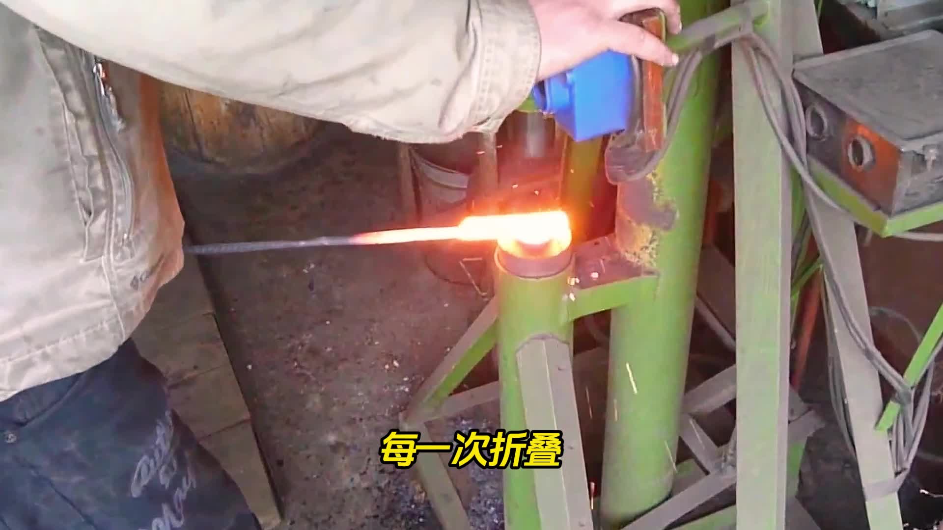 588度火花中跳微观芭蕾！17道工序全记录，每一帧都是经费在燃烧