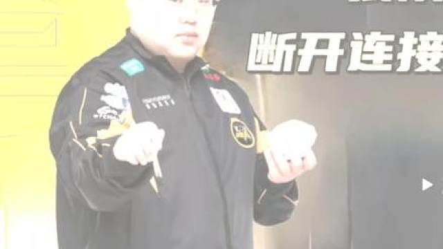 【重庆狼队人员变动公告】经过与选手本人的充分沟通交流，原重庆狼队选手小胖断开连接(ID：重庆狼队.小胖)