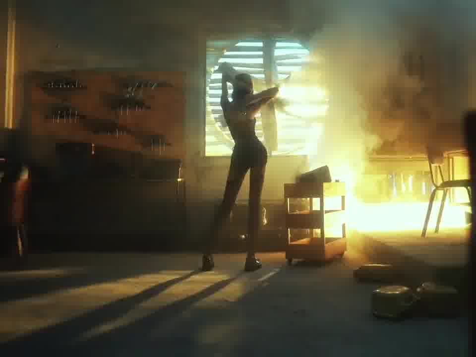 “看着我眼睛，说话”