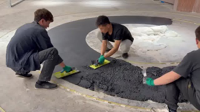 环氧磨石现场摊铺小tips#地坪漆#地坪漆厂家#环氧磨石#施工现场