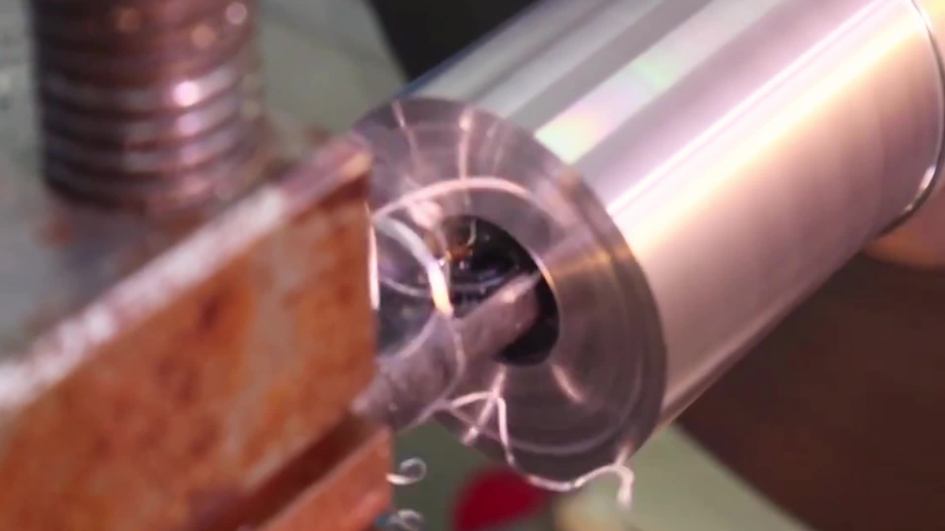 588度火花中跳微观芭蕾！17道工序全记录，每一帧都是经费在燃烧