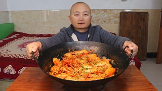 今天“蒜蓉羅氏蝦”，黃肥肉彈，蒜香四溢