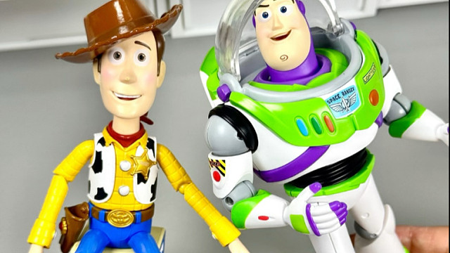 巴斯光年跳刀马⁉️我的玩具真活过来了！