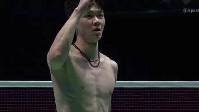 李梓嘉成名之战，用最暴力的方式击败如日中天的安赛龙