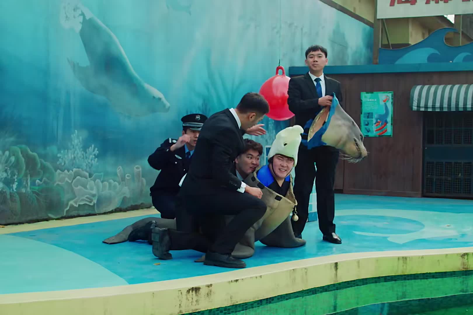 贾冰每个动作都是那么优雅