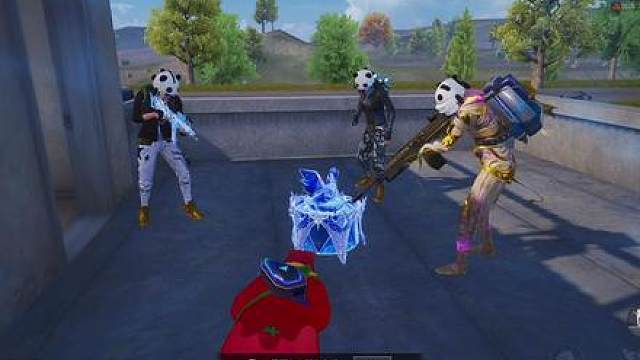 极限一穿四 打了个团宠 把三个大手子的心穿烂了