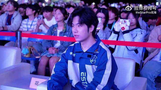 “2019年度王者荣耀KPL最佳新锐选手，最佳打野，2019年王者荣耀世界冠军杯总冠军，2021年度王者荣耀KPL最佳选手，最佳打野，2021年王者荣耀挑战者杯总冠军，2022年度王者荣耀KPL最佳选手，最佳打野，2022年王者荣耀挑战者杯总冠军，2022年王者荣耀KIC世界冠军杯总冠军，2024年王者荣耀季中邀请赛总冠军，KPL唯一大满贯打野选手，武汉eStarPro花海”