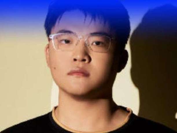 Uzi連麥水晶哥節(jié)目效果爆炸！水晶哥問Theshy在不在！