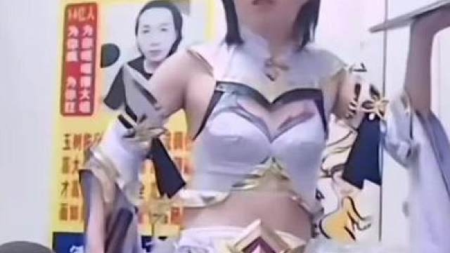 德华这是要转型当金铲铲主播了啊