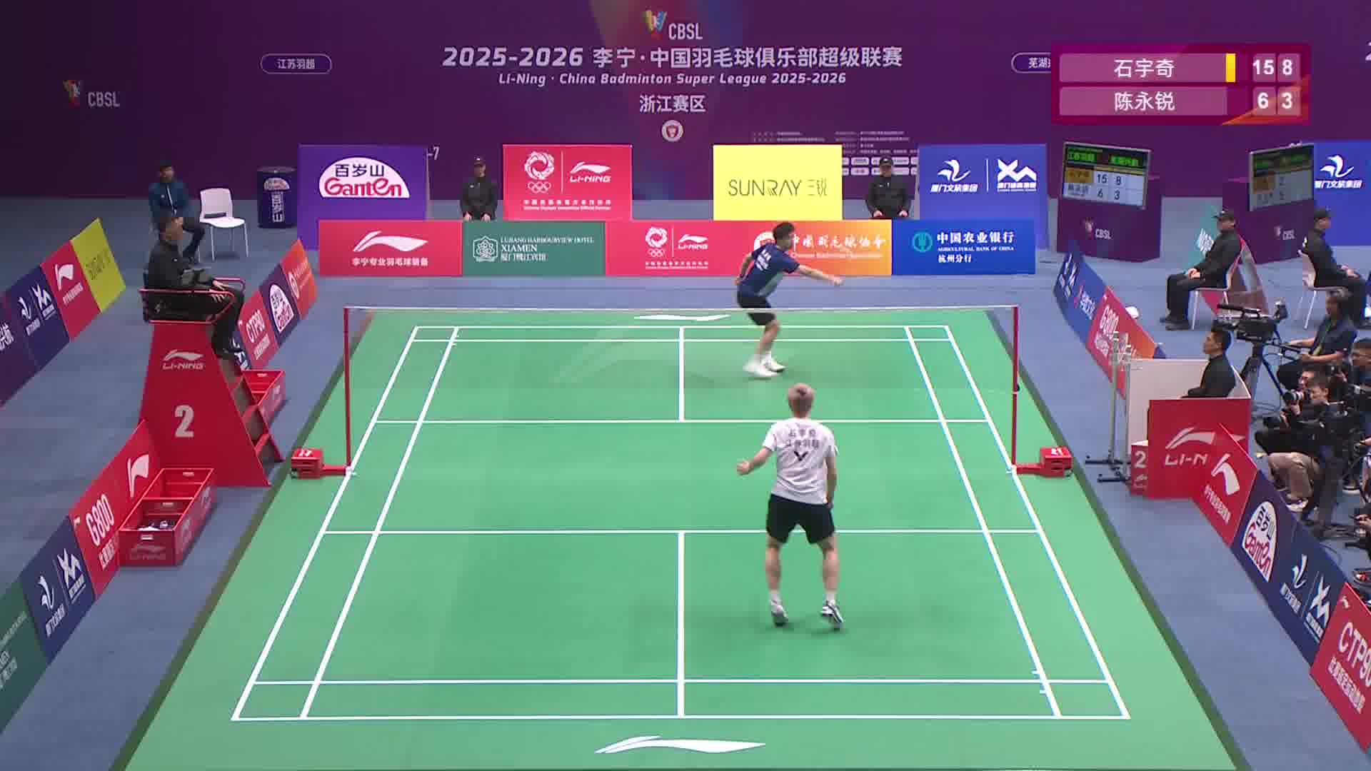 石宇奇精准落点界内