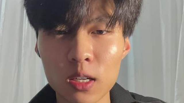 都不许笑我头发