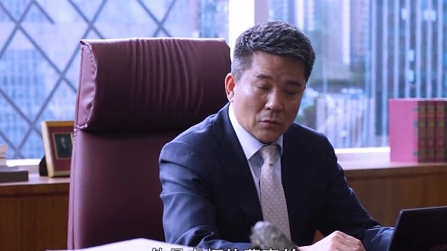 栗娜无敌了，只需一个八卦就能签到百亿合同  #靳东