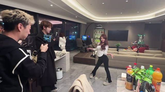 也算是在401佳哥直播间给兄弟们舞一曲啦～