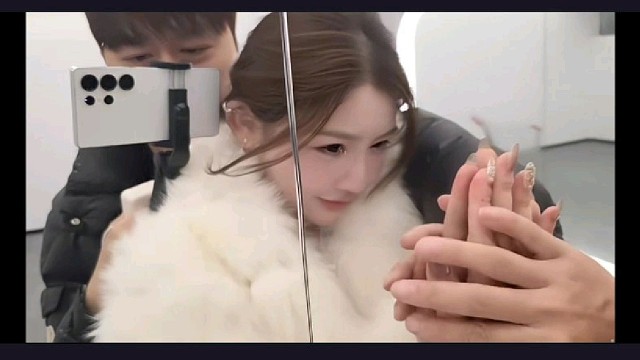 【小酷】小酷壁咚小姐姐，把人家整害羞了！