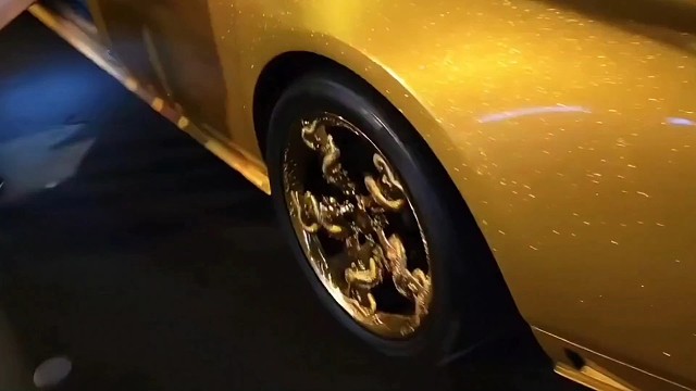 闪闪发光的劳斯莱斯，连轮毂都不一般#小小小酷哥