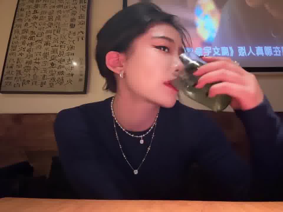 才摔了几跤，你管这 叫人生