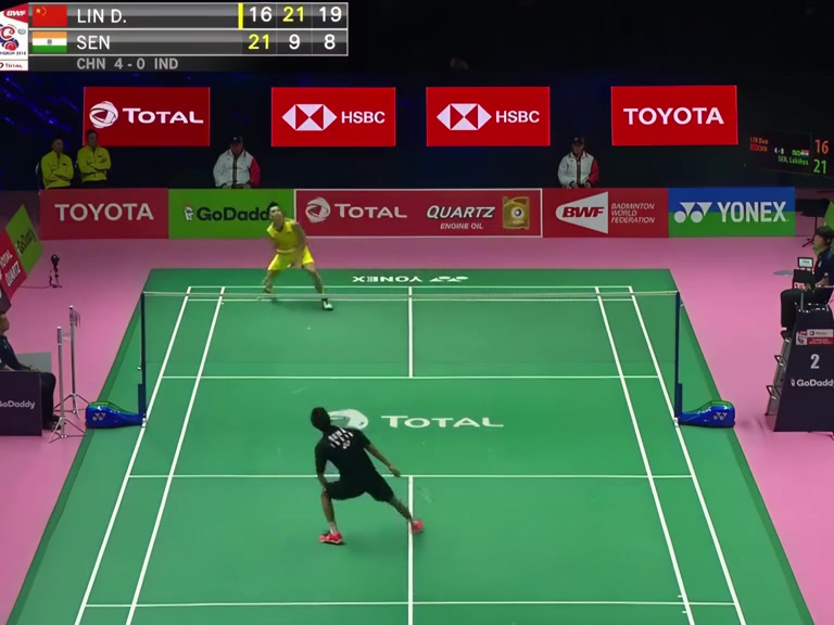 在印度被称为天才的拉克什亚，却被老年丹打得四脚朝天