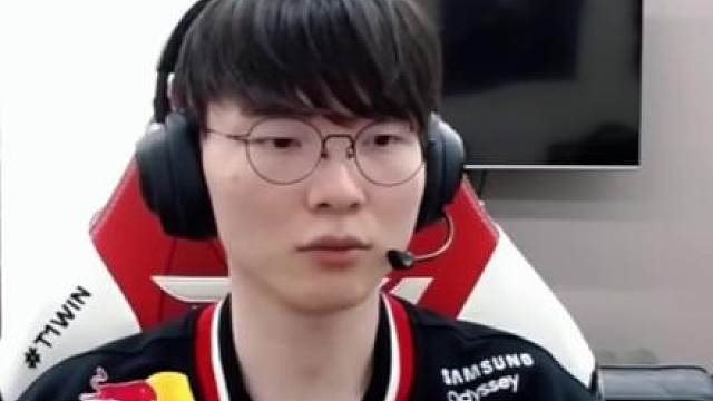 T1晋级K杯半决赛之后：faker谈了S16的目标跟动力！ 仍然是以全球总决赛为目标去努力！要送新人Peyz礼物！