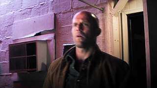 《怒火保鏢》第1集：酒吧里，兩個(gè)禿頂大叔為了一個(gè)女人大打出手，結(jié)果令人出乎意料