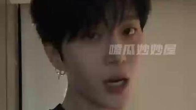 手势舞大神又下场直播打游戏了！！狠狠期待住