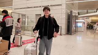 明年起飛！BLG經(jīng)理接Xun透露：Daeny和我聊過了，明年會對你們五個(gè)生活和游戲要求更加嚴(yán)厲，要洗刷一下恥辱！ 掰掰手指算明年BLG幾乎是lpl能拿出的最強(qiáng)的陣容了，從選手到教練都武裝到牙齒，感覺有23年JDG那味了 BLG# ???