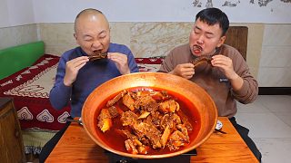 270買了4根牛排骨，今天燉黃膘牛肉，肉香油肥，巨好吃