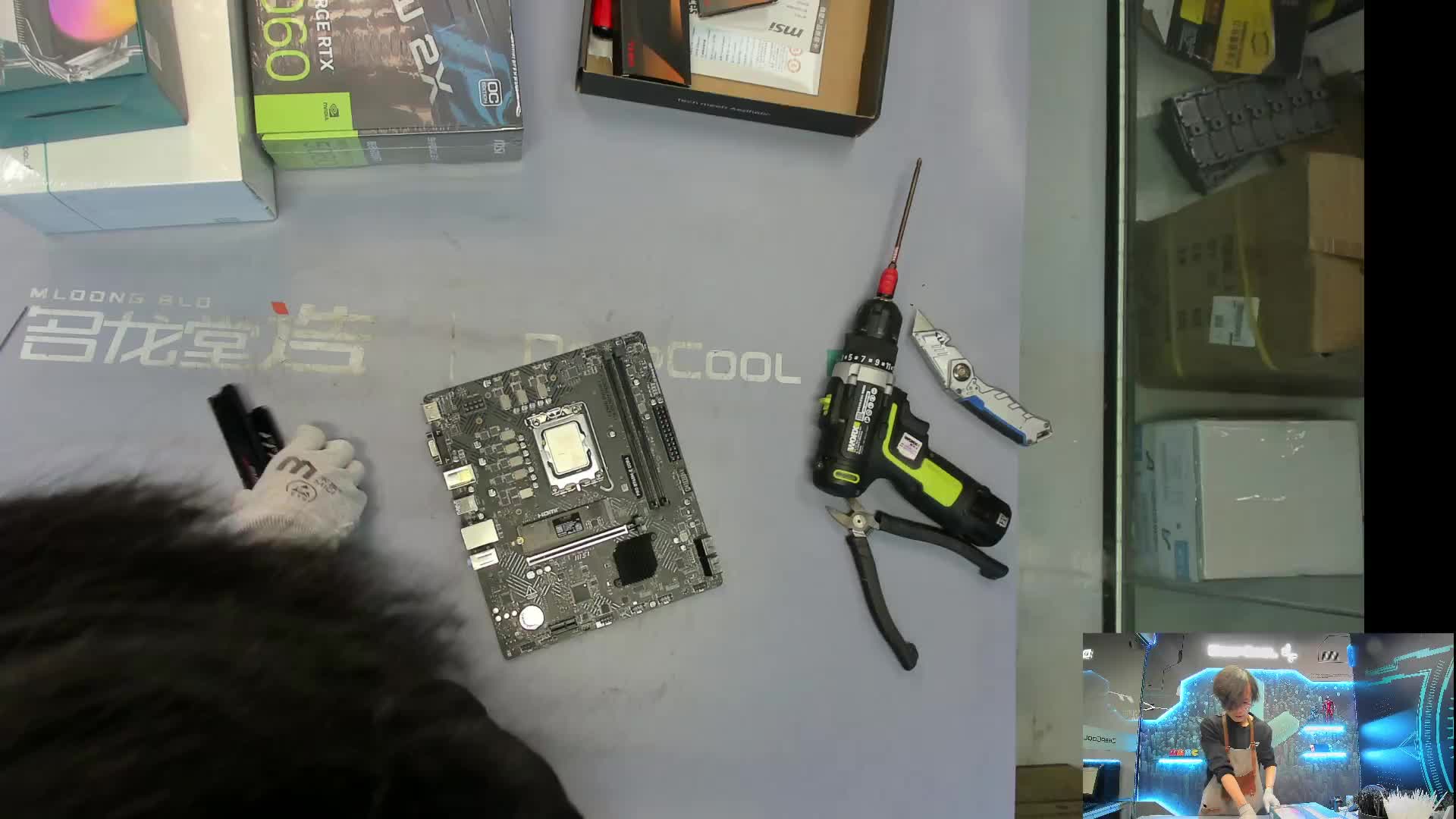 010FHD25120802537（视频11分钟开始）