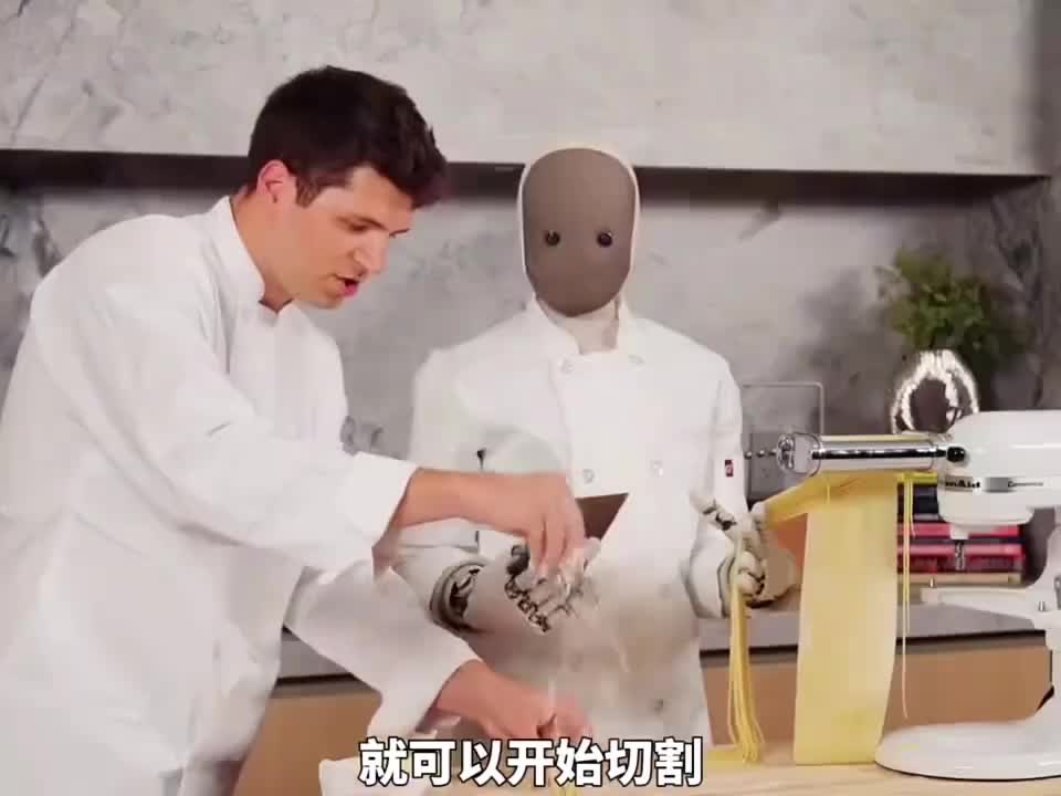 我就说机器人代替不了人类吧