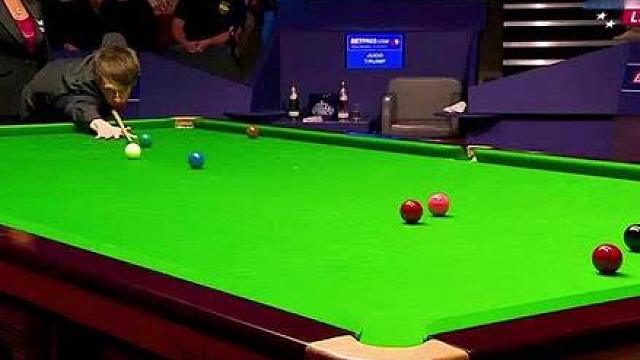 小特一杆解球让丁俊晖陷入绝境，差一点爆国粹，结局让人舒服了！