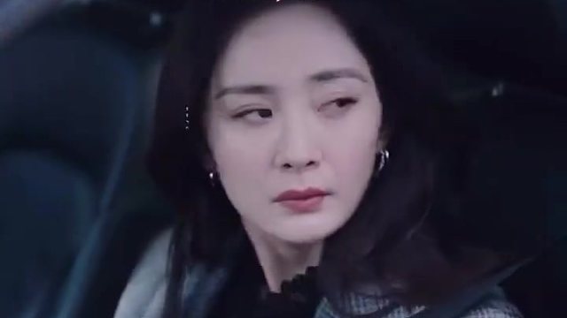 杨幂。我离婚了，我开心，我爱怎么就怎么