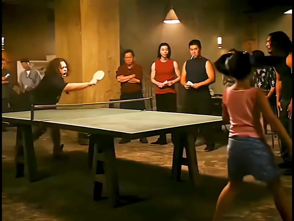 女孩打以为自己发的球对方接不了，却被对方一招打脸，努力练习后她一打四不在话下！