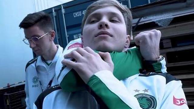 大爆:m0NESY此前有同意加盟VP！但最后被说服没去！不然就不是ICY了！是m0NESY配电子哥！去的话还有250w美金的奖金！