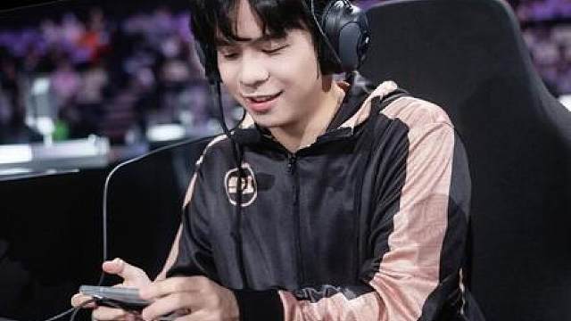 久酷谈训练赛零封AG：他们一半练一半玩 成都AG超玩会