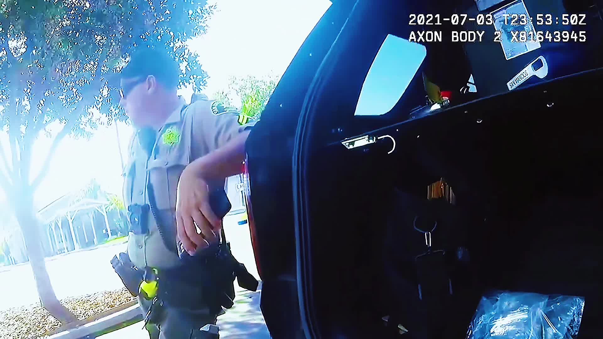 警员临检误吸违禁品 当场晕倒