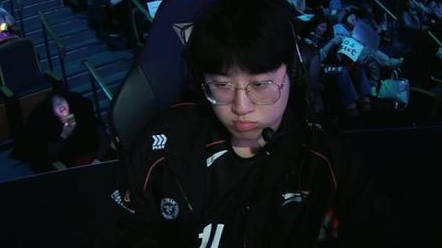 DK与HLE鏖战五局：宙斯眼神敢怒不敢言！看片哥队霸！特权 wc!大号版的滔博也算是博至无憾了！拼尽全力战胜许哥！