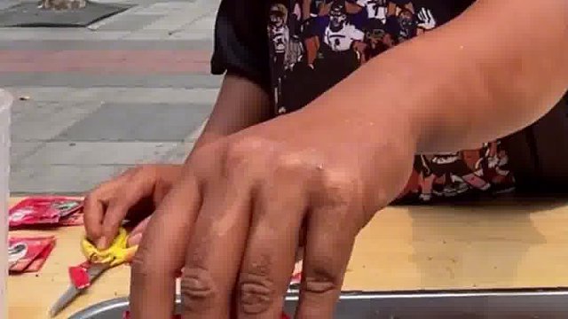 印度街头手摔咖啡be like  ​