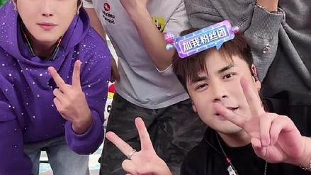 “798一直团结”