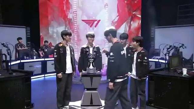 Faker 终于圆梦 KeSPA 杯，职业生涯再添一冠太圆满了！反观 Gumayusi，离队冲亚运首发却被 Peyz 爆杀，这剧情也太扎心了 我真的笑不活了，Peyz 这状态简直是亚运首发收割机！你们觉得亚运 ADC 首发该给 Peyz 还是 Gumayusi？ ​​​