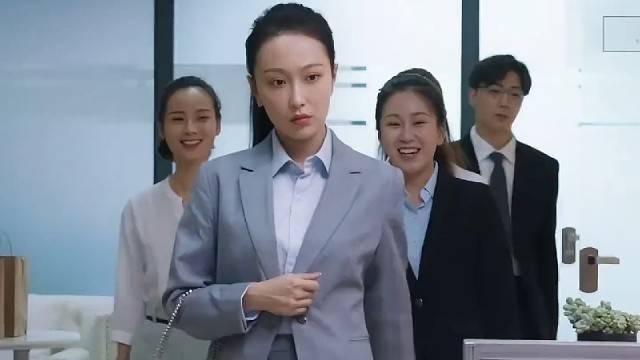 空降领导被误认为实习生，来看看情商高的男主是如何解决的