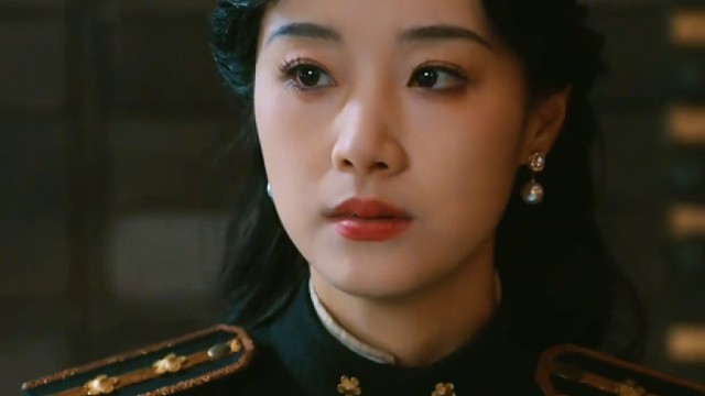 本以为自己是隐藏在敌窝里的孤勇者，却在一次偶然的机会中，结识了同一信仰的她