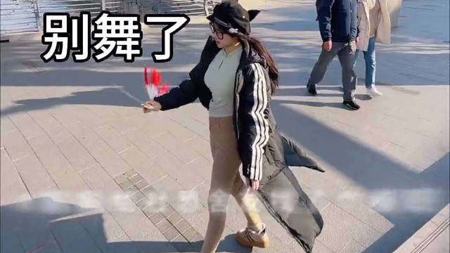 起猛了，看见肥鲸鯮舞剑了