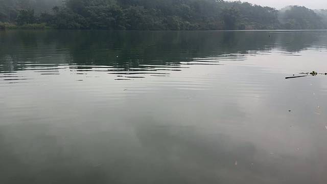 捕鱼不仅可以满足味蕾，还能够让人们感受到独特的乐趣和刺激，让生活变得更加多彩。